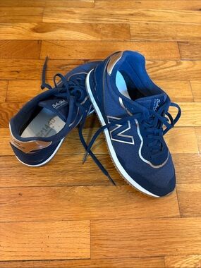 New Balance Sola Sleek - Rare Navy and Gold Color Combo Sneakers, EUC, 7